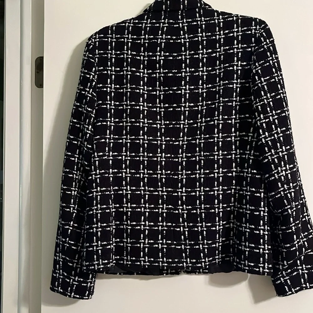 Dana Buchman navy and white jacket. Size 10 - Picture 2 of 4